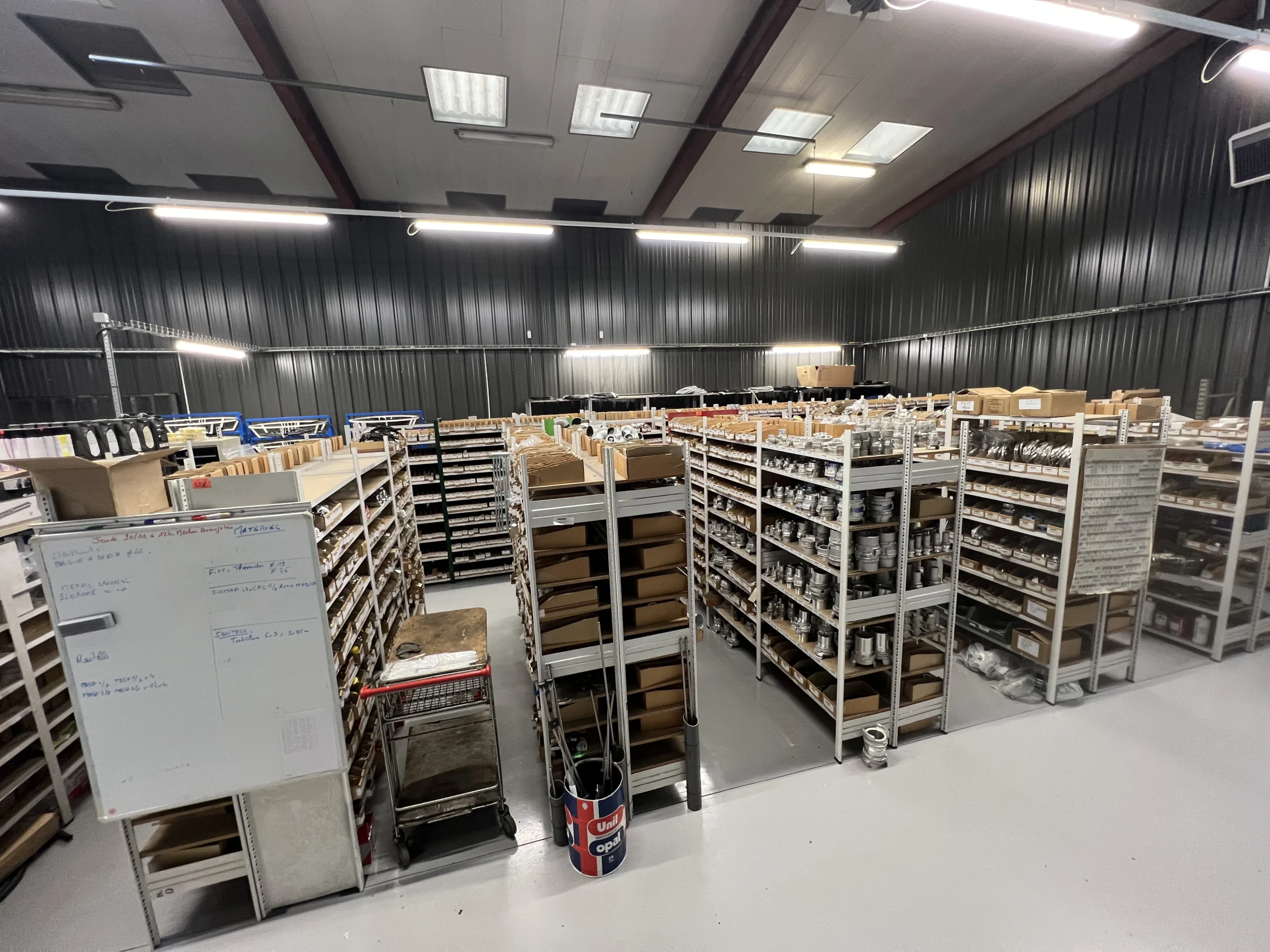 HYDRAULIQUE, AIR COMPRIME, NETTOYEURS HAUTE PRESSIONS, GAZ & FLUIDES INDUSTRIELS